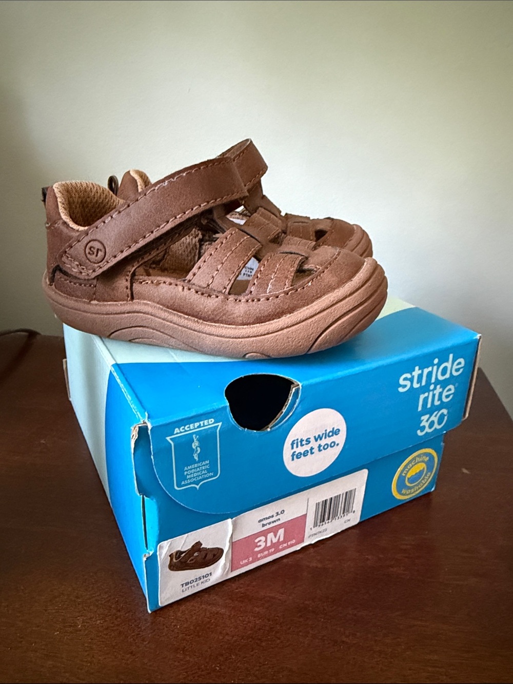 New Stride Rite Brown Toddler Fisherman Sandals